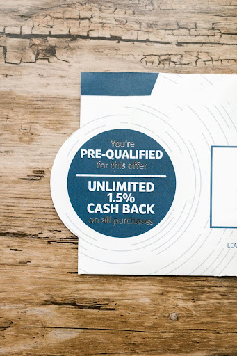 Envelope showing qualification of cash back on future purchases